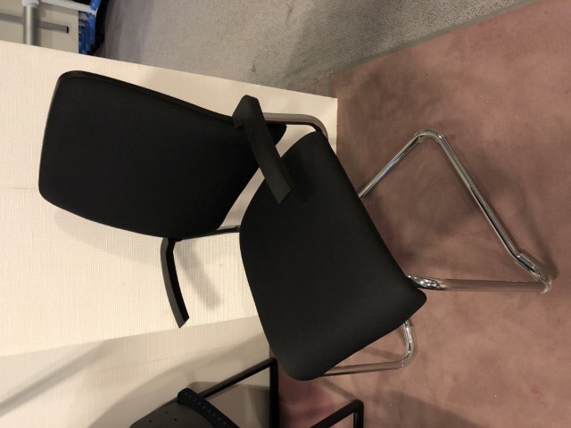 Konferencijska stolica Interstuhl sa naslonom za ruke